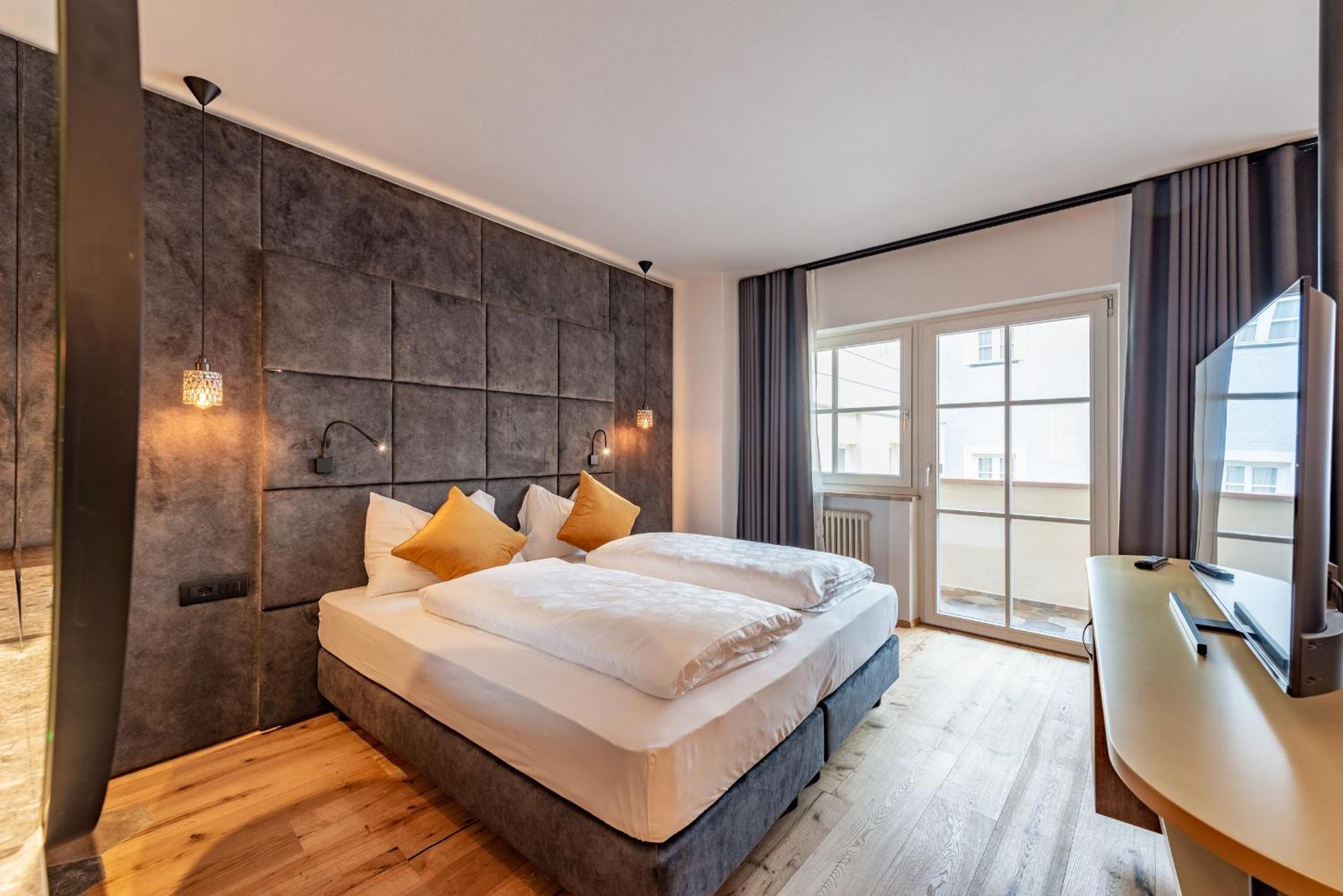 Hotel Goldene Traube Termeno Extérieur photo